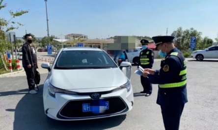 全国首例！无证网约车司机被查，派单平台被开罚单！