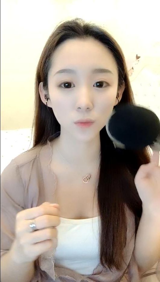 错位白月光短剧免费观看全集